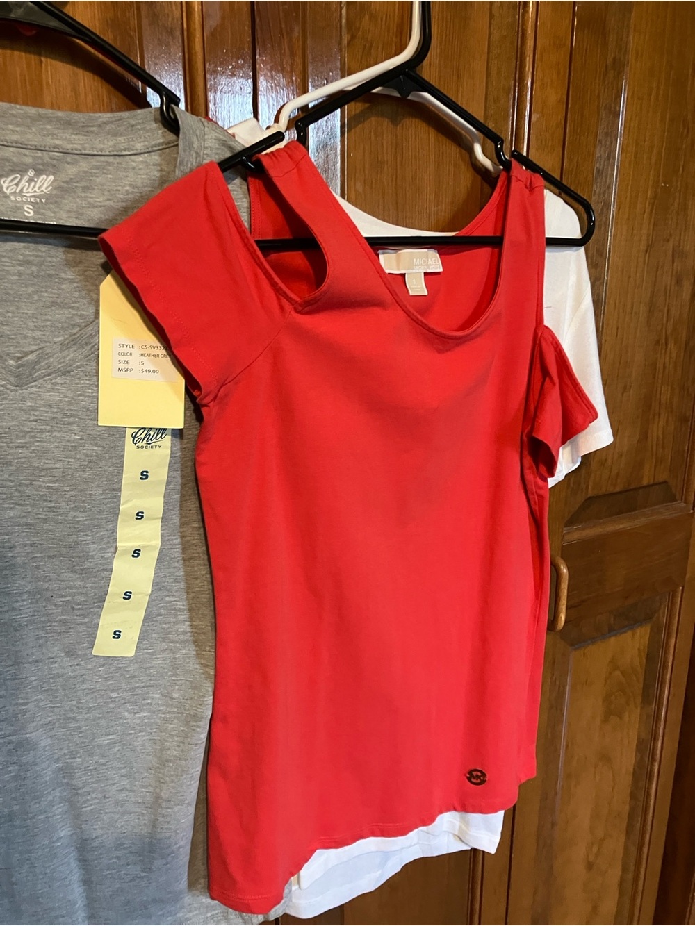 Nike Racerback Tank Tops & White and Gray Tees plus a set of clips w/ each one - Picture 10 of 16